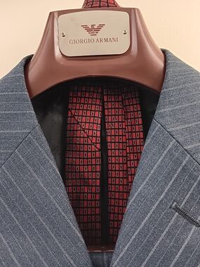 GIORGIO ARMANI COLLEZIONI Pinstripe Suit 46x32